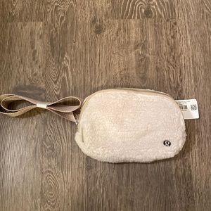 Lululemon Everywhere Belt Bag Fleece NWT